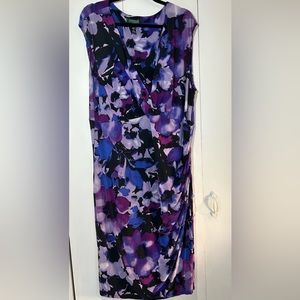 Lauren Ralph Lauren V neck sleeveless dress